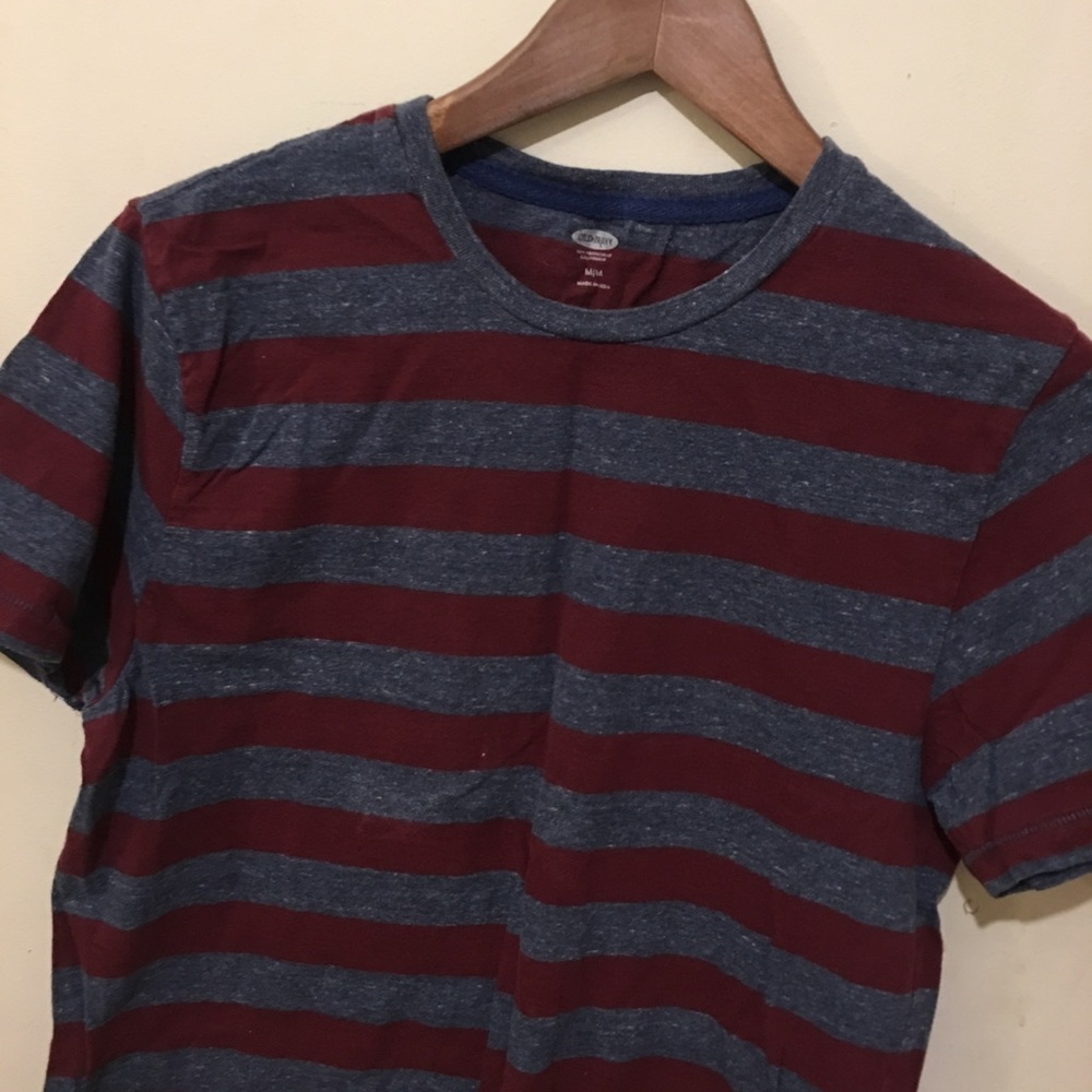 Men’s Old Navy T-shirt